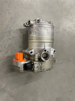 Компрессор кондиционера Q5 80A оригинал