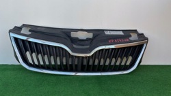 SKODA RAPID 5JA решетка радиатора 5JA853668 KP1/73JR