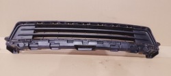 решетка центральная opel VIVARO 24-26rok 9849389780 оригинал