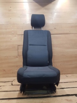 кресло зад правый II TOYOTA COROLLA VERSO