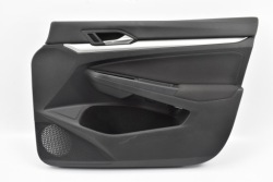 дверные карты правый передний англия 5H2867012T volkswagen GOLF VIII