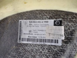 2021 PORSCHE TAYCAN 9J1 пола 9J0863102A