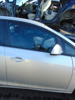 дверь правая передняя opel Astra J Z176