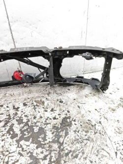 LAND ROVER Discovery 3 панель передняя / телевизор