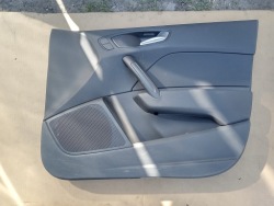 обивка правая перед 8X4867118 Audi A1