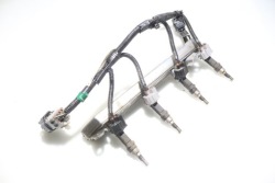 топливная рейка TOYOTA YARIS III РЕСТАЙЛИНГ 1.5