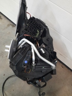 renault oe 272705673R радиатор отопителя