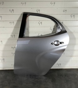 TOYOTA YARIS IV 2020 2021 2022 задняя левая дверь