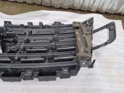 FORD EXPEDITION 2018 - 2021 решетка перед радиатора хром без камеры