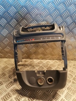 SMART FORTWO и элемент консоли