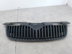SKODA oe 5J0853668 решетка радиатора бампера