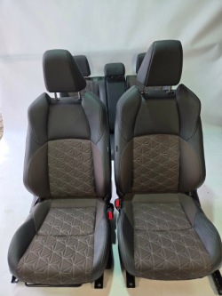 TOYOTA YARIS CROSS кресла кресло диван бочки комплект коричневый