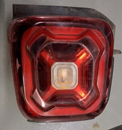 фонарь правый led RENEGADE РЕСТАЙЛИНГ 2020r