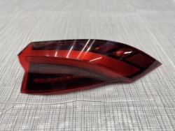 фонарь правый MASERATI GRECALE GT 6701573290