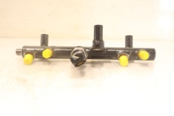 peugeot oe 9681909680 топливная рейка