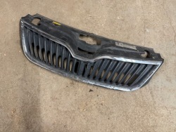 SKODA RAPID seat Toledo IV решетка радиатора воздухозаборник жалюзи бампера