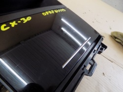 mazda CX-30 бардачок полка на Чашки DFR7-64449 DFR764449