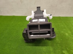 BMW X1 U11 радиатор отопителя 9890103