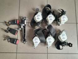 CHRYSLER 200 II 2015- ремень безопасности задний