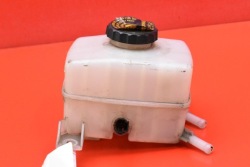 бачок тормозной жидкости 132311-40500 lexus RX 2 II 400H 03-06