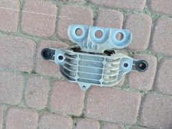 лапа подушка Двигателя opel INSIGNIA B 84065733