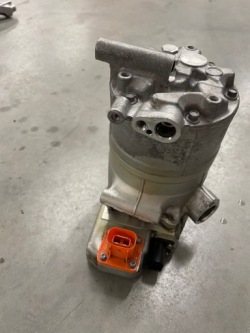 Компрессор кондиционера Q5 80A оригинал