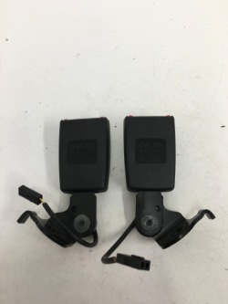 ремень безопасности зад левый vw UP 1S3 3 Двери 1S0857739A