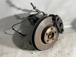 volvo V60 2010 - 2018 год поворотный кулак перед