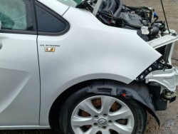 opel Meriva B II четверть правая переднее Z176