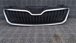 решетка радиатора SKODA RAPID 5J