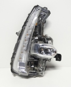 TOYOTA PRIUS II 2 99226-9100R 2017- ГАЛОГЕН правый передний led