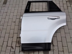 дверь зад левая задняя Range Rover Sport III L320 798 серебро