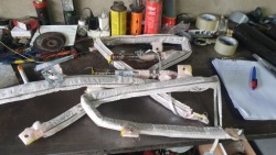 vw Passat CC - пиропатрон левая правая