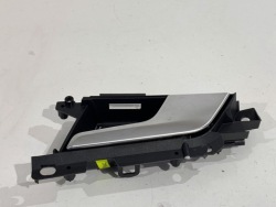 ручка двери внутренняя Audi A4 B9 универсал 8W0837020A