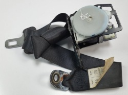 ремень безопасности задний mazda 0432066