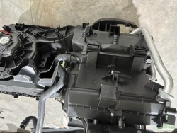 vw GOLF VII 2.0 tdi радиатор отопителя 5Q1816005AD