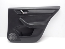 дверные карты задний правый 5JJ867024E SKODA RAPID SPACEBACK 17R