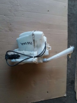 nissan PULSAR бачок омывателя