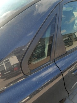 задний правый стекло кузова volvo S80 2001 год
