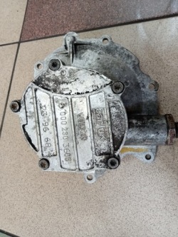 0002303665 насос вакум MERCEDES W210 2.2CDI