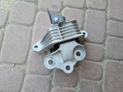 подушка лапа Двигателя opel INSIGNIA B 84248716