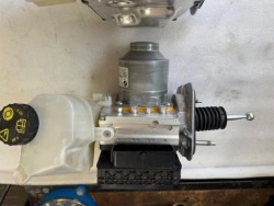 BMW G60 G70 5A96C05 насос ABS оригинал