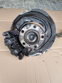 BMW 3 F30 F31 2018 поворотный кулак, цапфа перед