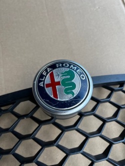 ALFA ROMEO STELVIO решетка радиатора