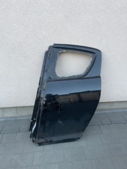 mazda задняя левая дверь