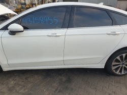 Fusion MONDEO MK5 седан рестайлинг 2020 дверь левая Комплектная YZ