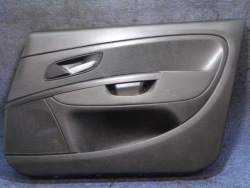 обивка дверные карты FIAT LINEA 2007-2015r. правый передний