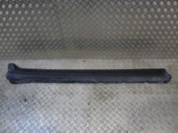 молдинг порога правая MASERATI LEVANTE 1