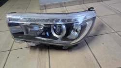 фара левая TOYOTA HILUX VIII 8 15- led