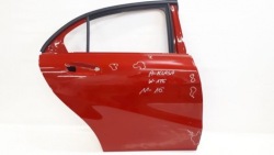 MERCEDES A-176 2011 дверь правая зад